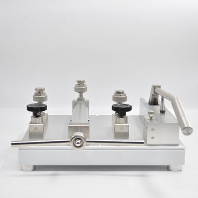 0.95-140bar Pneumatische Vergleichspumpe mit Ausgangsoberflächenanschluss M20X1.5Fx2 14Kgs