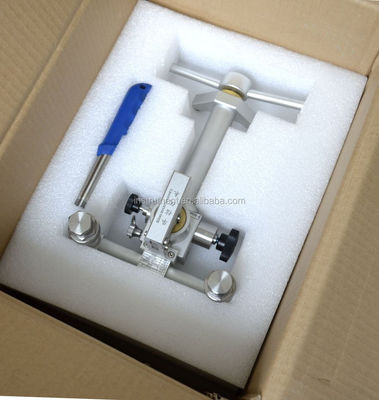0.1mbar Einstellresolution HS703 Handgesteuerte Kalibrierdruckquelle in Buna-N