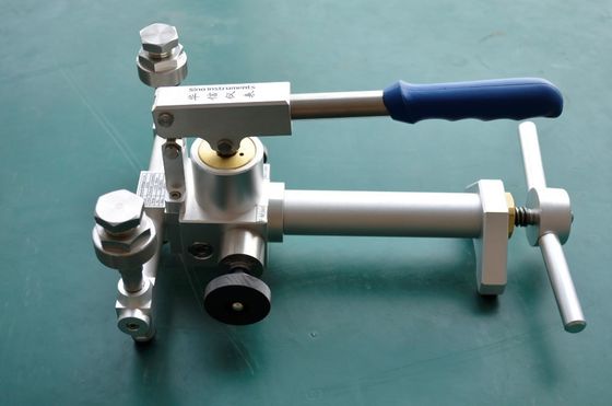 Professionelle L286*W198*H140 mm HS703 Labormaschine Pneumatischer Druckmesskalibrator
