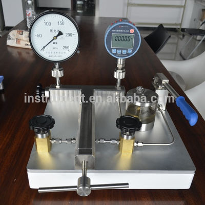 Ultrahochdruckkalibrationspumpe für den Bereich 0-2500 bar und Einstellresolution 1 kPa