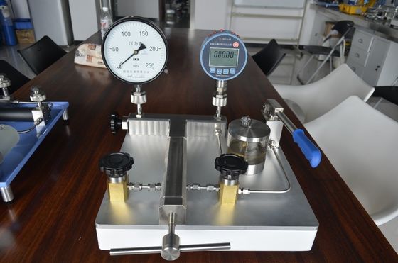 25 Transformatoröl-Hochdruckprüfpumpe mit 1 kPa Einstellresolution 1600bar