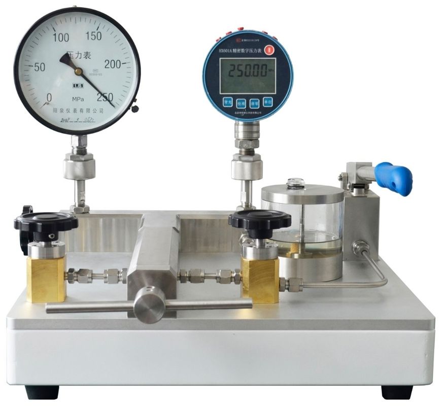 Hochdruckhandpumpe für Arbeitsmedien 25 Transformatoröl Druckbereich 0-2500 Bar