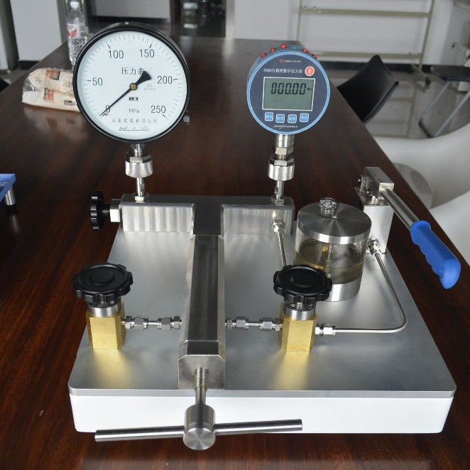 25 Transformatorölkompatible 2500bar Handpumpe für Hochdruckanwendungen